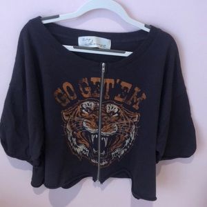 Super cute cropped over sized zip up shirt